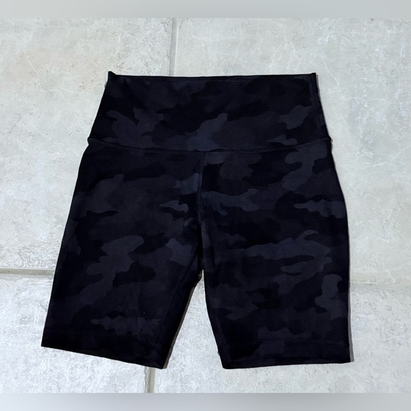 Lululemon Wunder Train High-Rise Shorts 8” Heritage 365 Camo Deep Coal Multi Sz8 - Picture 6 of 8